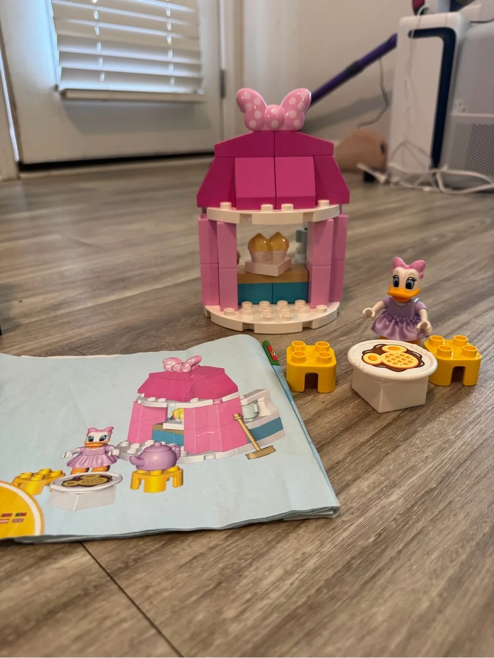 LEGO DUPLO Disney Mickey Minnie Mouse House Cafe and Birthday Train Bundle - Picture 4 of 6